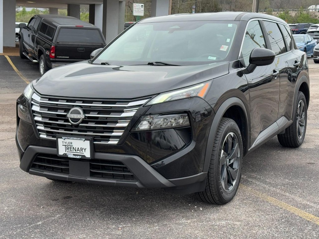 Nissan Rogue Vehicle Full-screen Gallery Image 07
