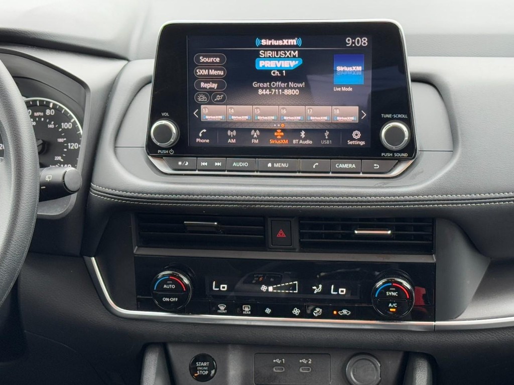 Nissan Rogue Vehicle Full-screen Gallery Image 15
