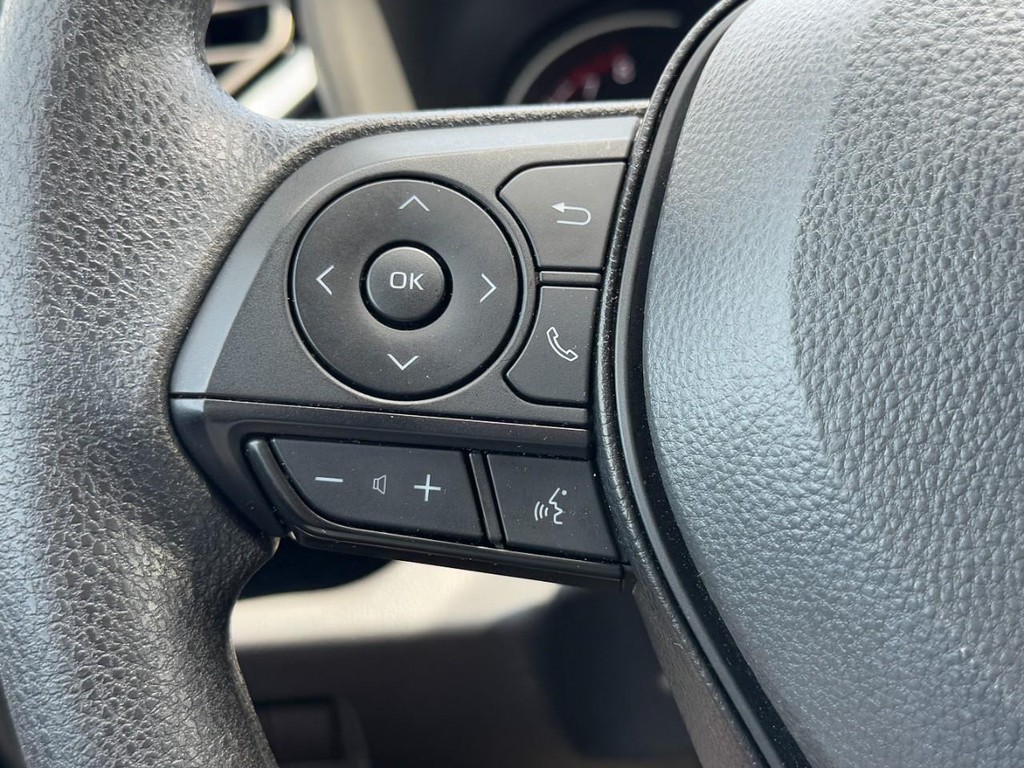 Toyota RAV4 Vehicle Full-screen Gallery Image 18