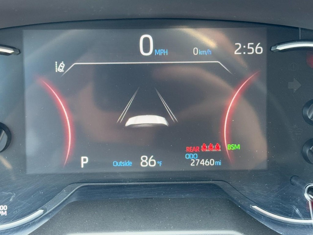 Toyota RAV4 Vehicle Full-screen Gallery Image 20