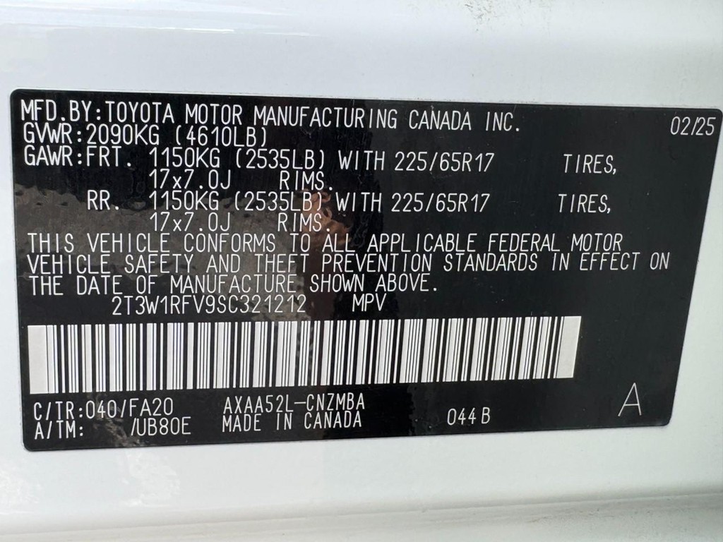 Toyota RAV4 Vehicle Full-screen Gallery Image 25