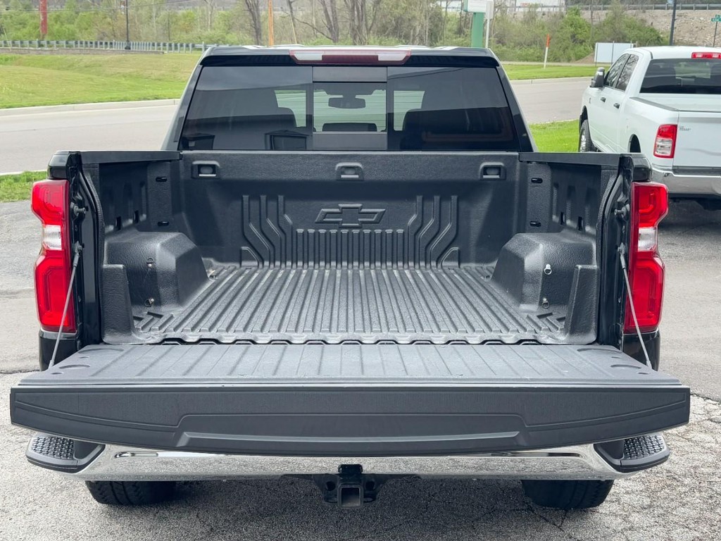 Chevrolet Silverado 1500 Vehicle Full-screen Gallery Image 09