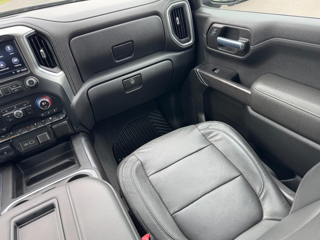 Chevrolet Silverado 1500 Vehicle Full-screen Gallery Image 15