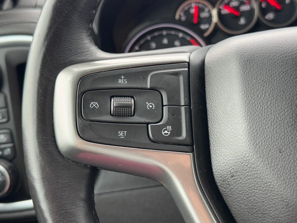 Chevrolet Silverado 1500 Vehicle Full-screen Gallery Image 17