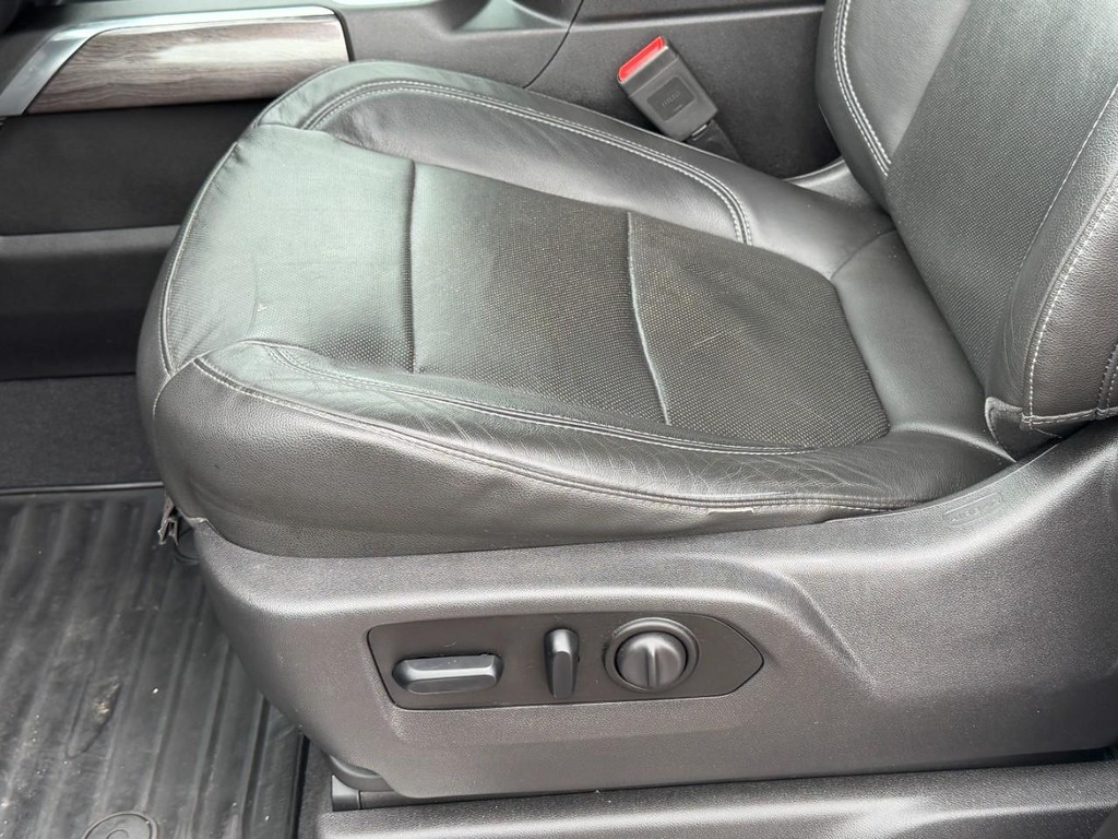 Chevrolet Silverado 1500 Vehicle Full-screen Gallery Image 23