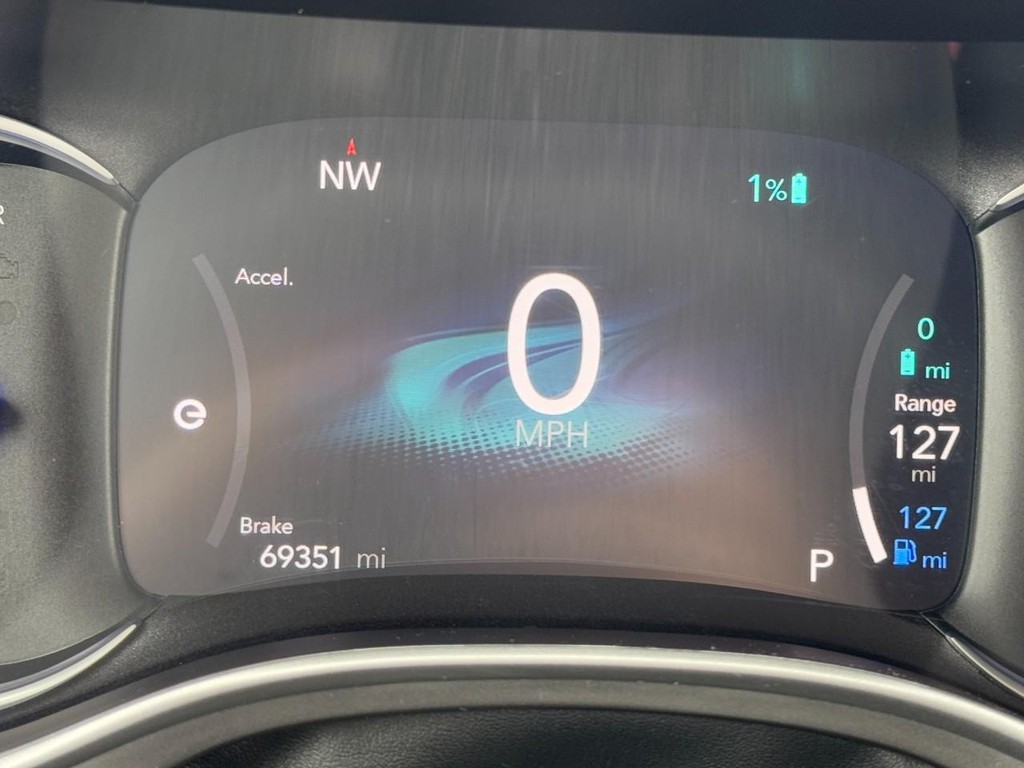 Chrysler Pacifica Vehicle Full-screen Gallery Image 20