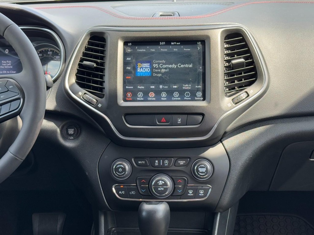 Jeep Cherokee Vehicle Full-screen Gallery Image 15