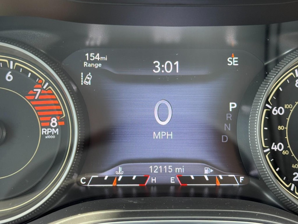 Jeep Cherokee Vehicle Full-screen Gallery Image 20