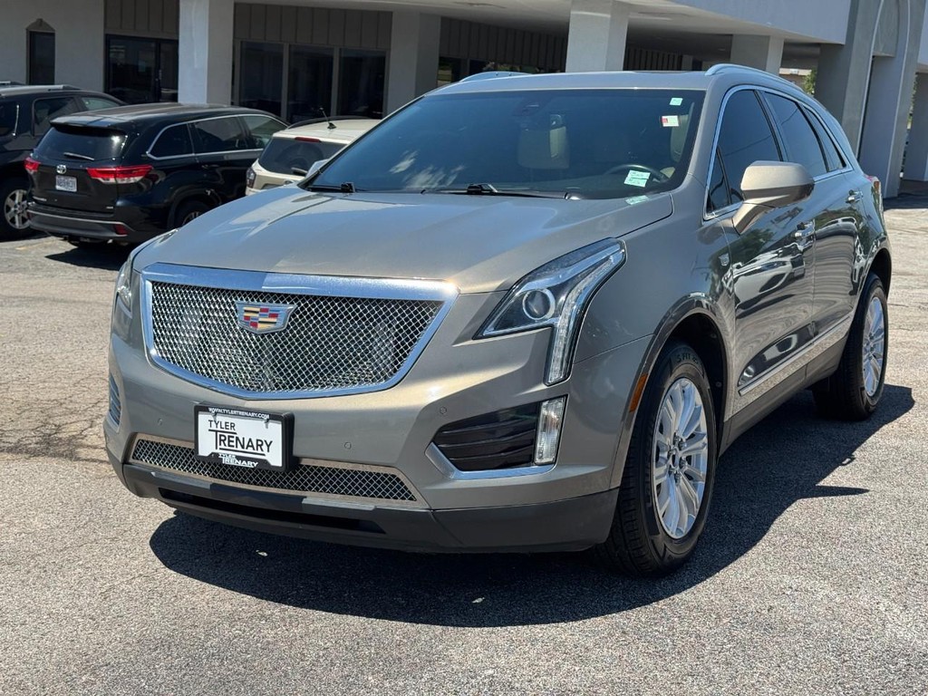 Cadillac XT5 Vehicle Full-screen Gallery Image 10
