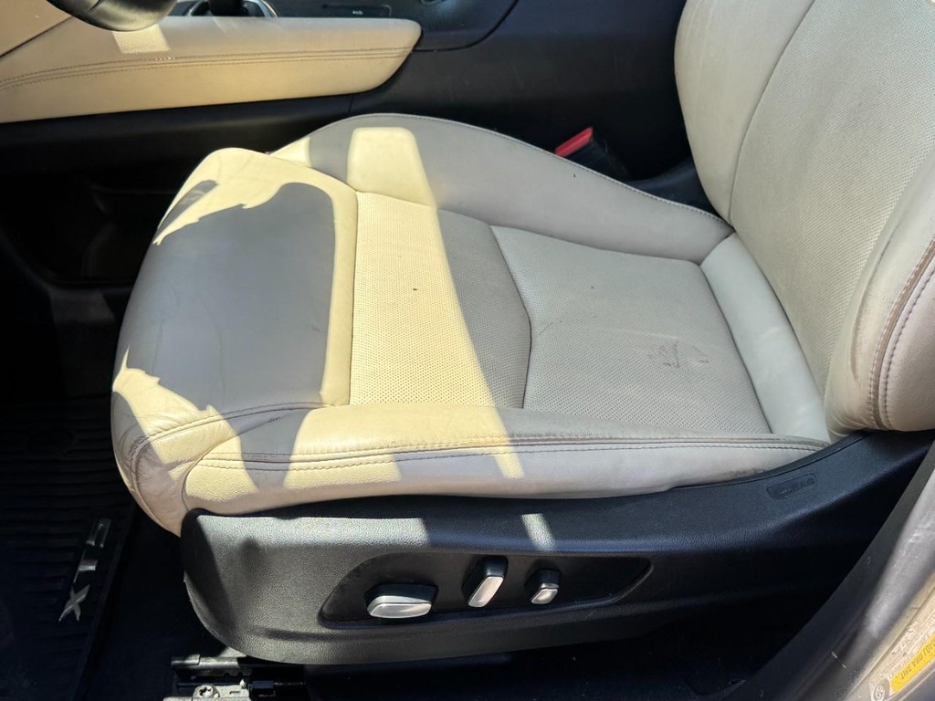 Cadillac XT5 Vehicle Full-screen Gallery Image 27