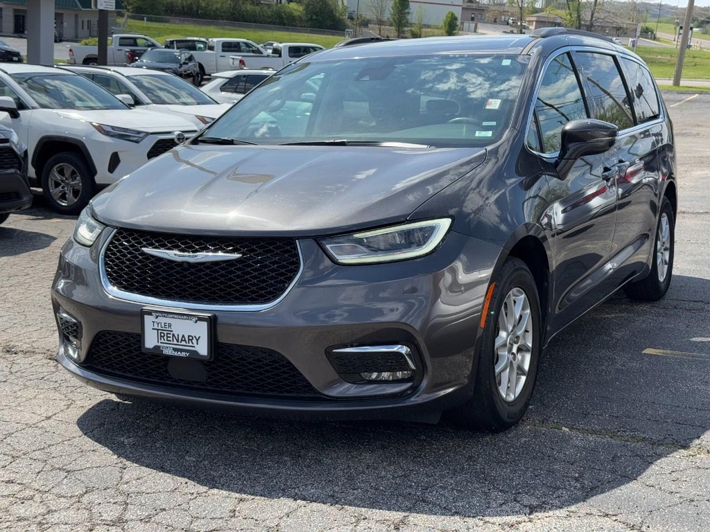 Chrysler Pacifica Vehicle Full-screen Gallery Image 08