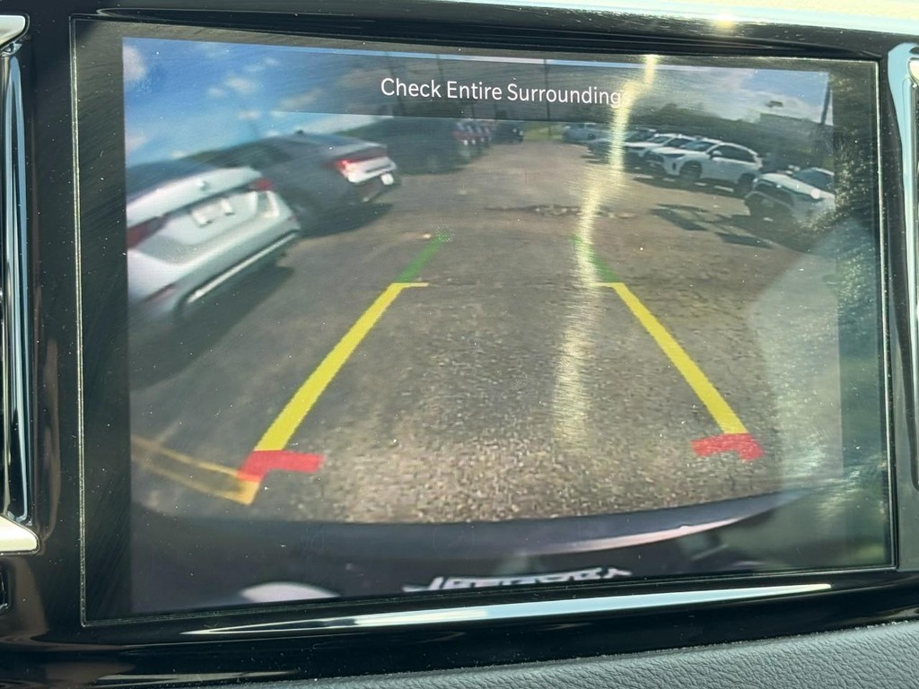 Chrysler Pacifica Vehicle Full-screen Gallery Image 23