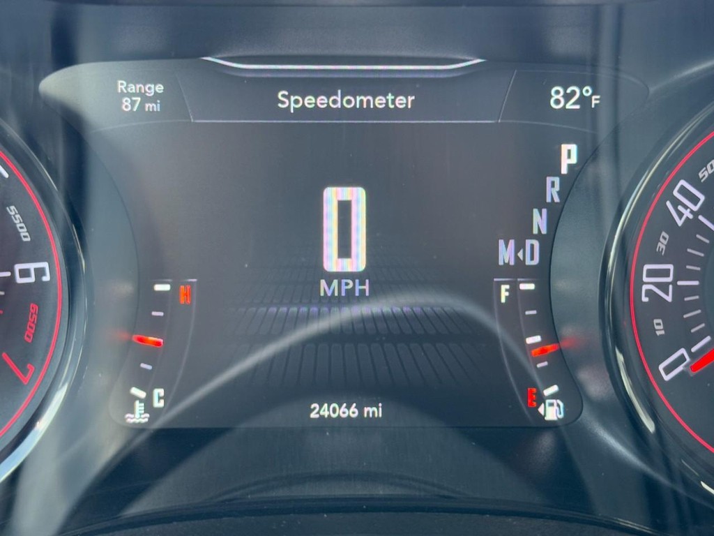 Dodge Challenger Vehicle Full-screen Gallery Image 19