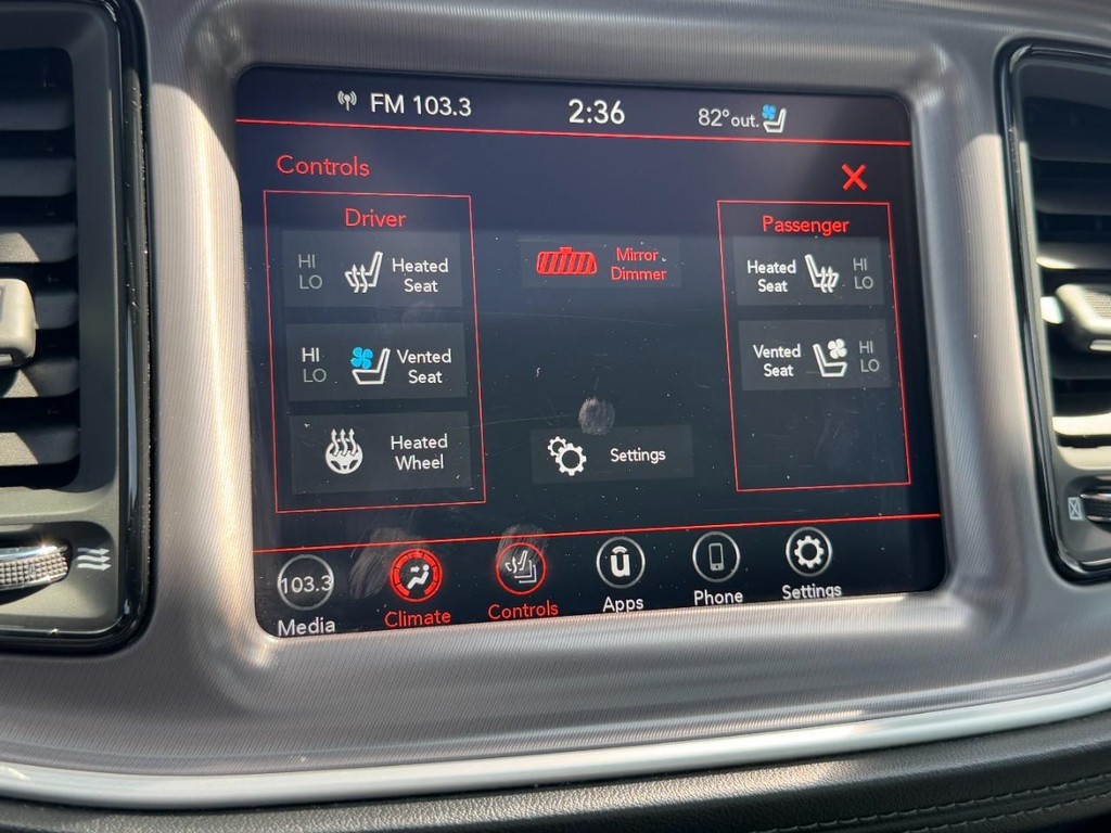 Dodge Challenger Vehicle Full-screen Gallery Image 21