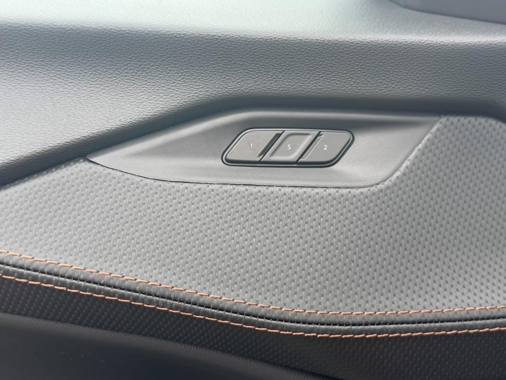 Jeep Cherokee Vehicle Full-screen Gallery Image 12