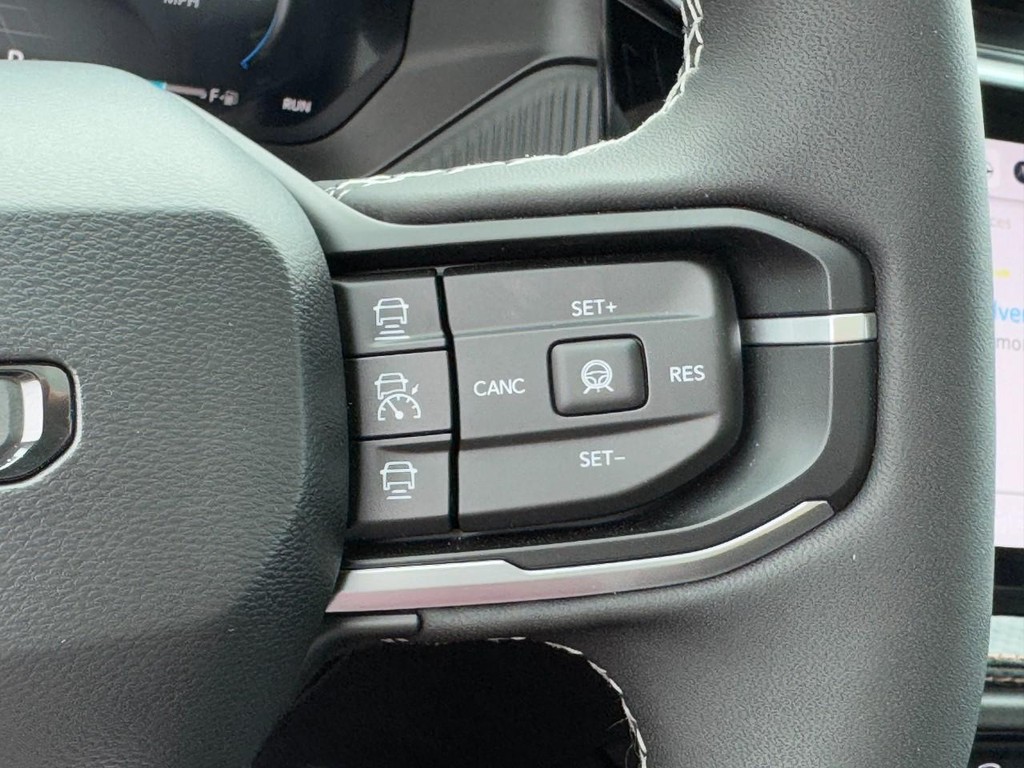 Jeep Cherokee Vehicle Full-screen Gallery Image 15