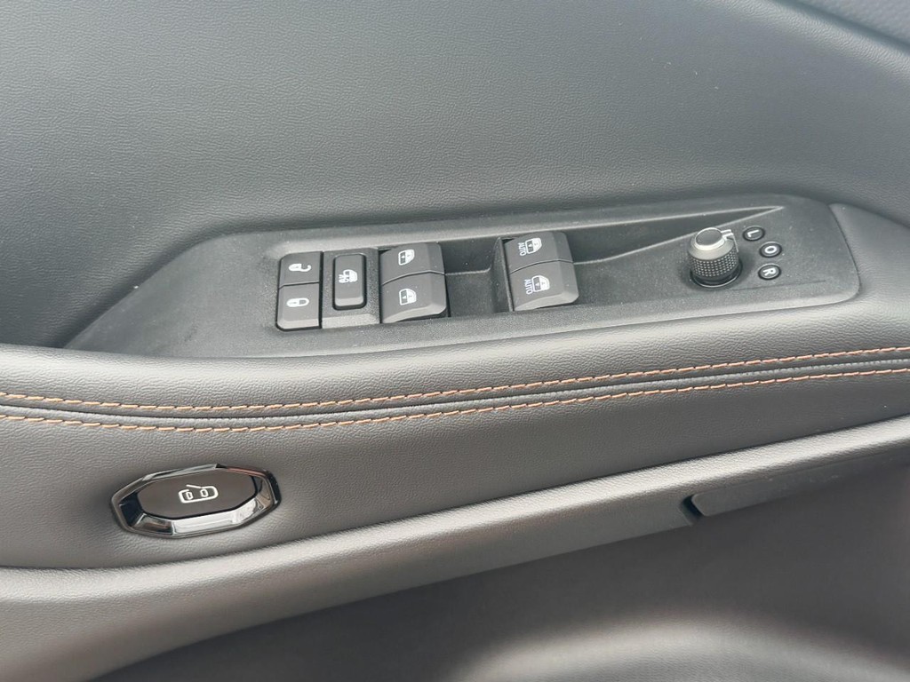 Jeep Cherokee Vehicle Full-screen Gallery Image 20