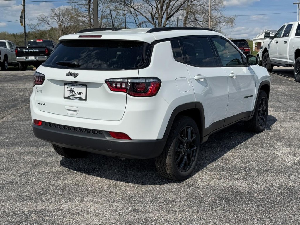 Jeep Compass Vehicle Full-screen Gallery Image 04