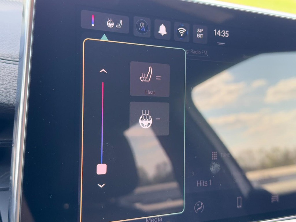 Jeep Compass Vehicle Full-screen Gallery Image 15