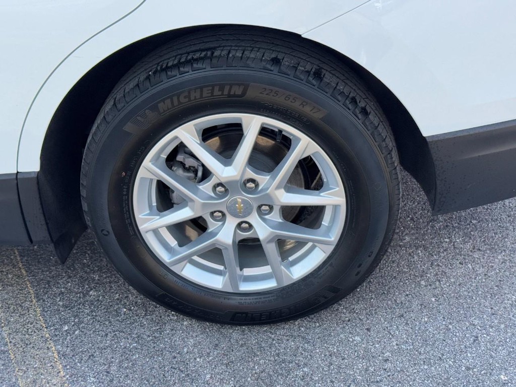 Chevrolet Equinox Vehicle Full-screen Gallery Image 07