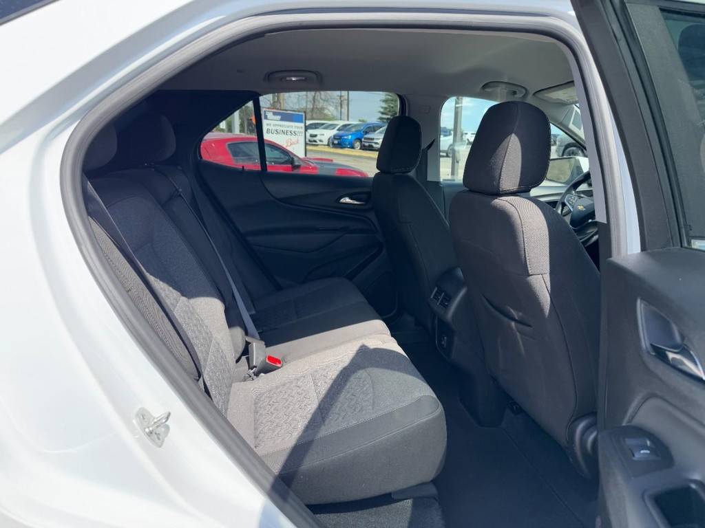 Chevrolet Equinox Vehicle Full-screen Gallery Image 10