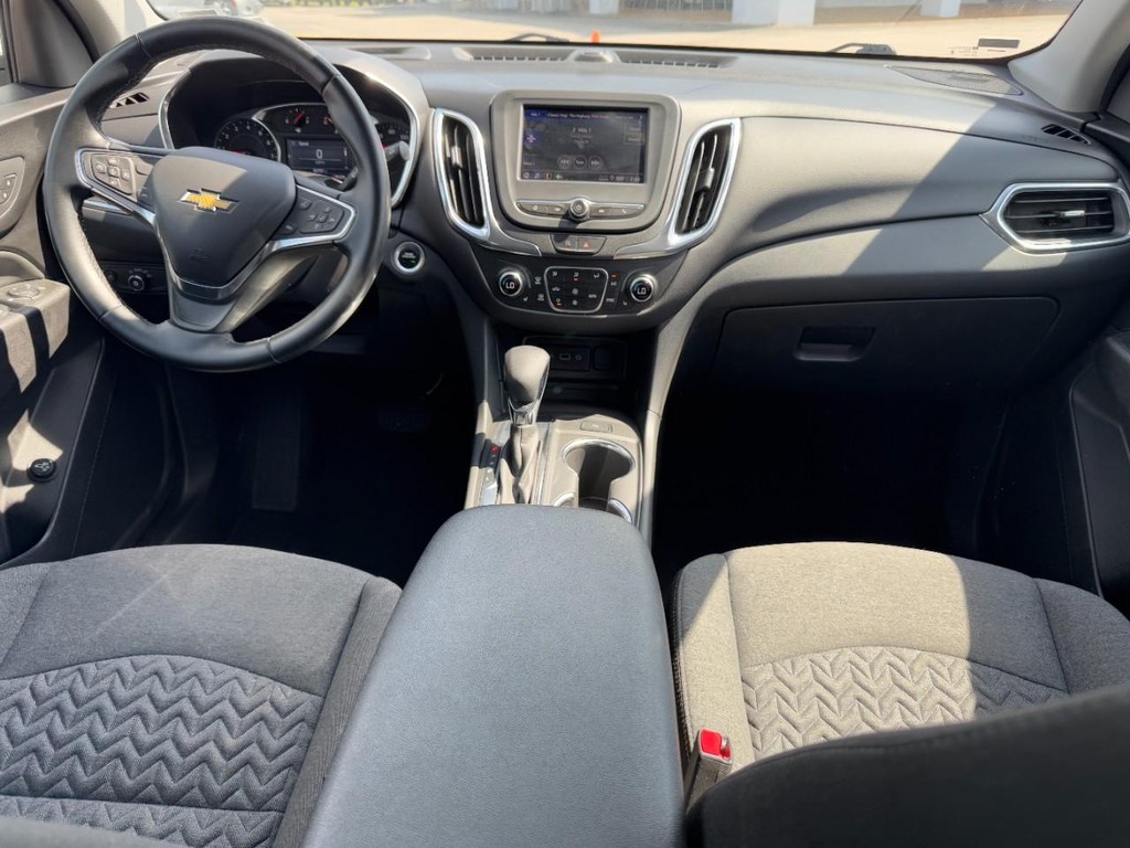 Chevrolet Equinox Vehicle Full-screen Gallery Image 11