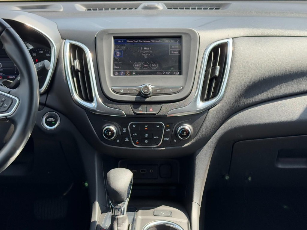 Chevrolet Equinox Vehicle Full-screen Gallery Image 13