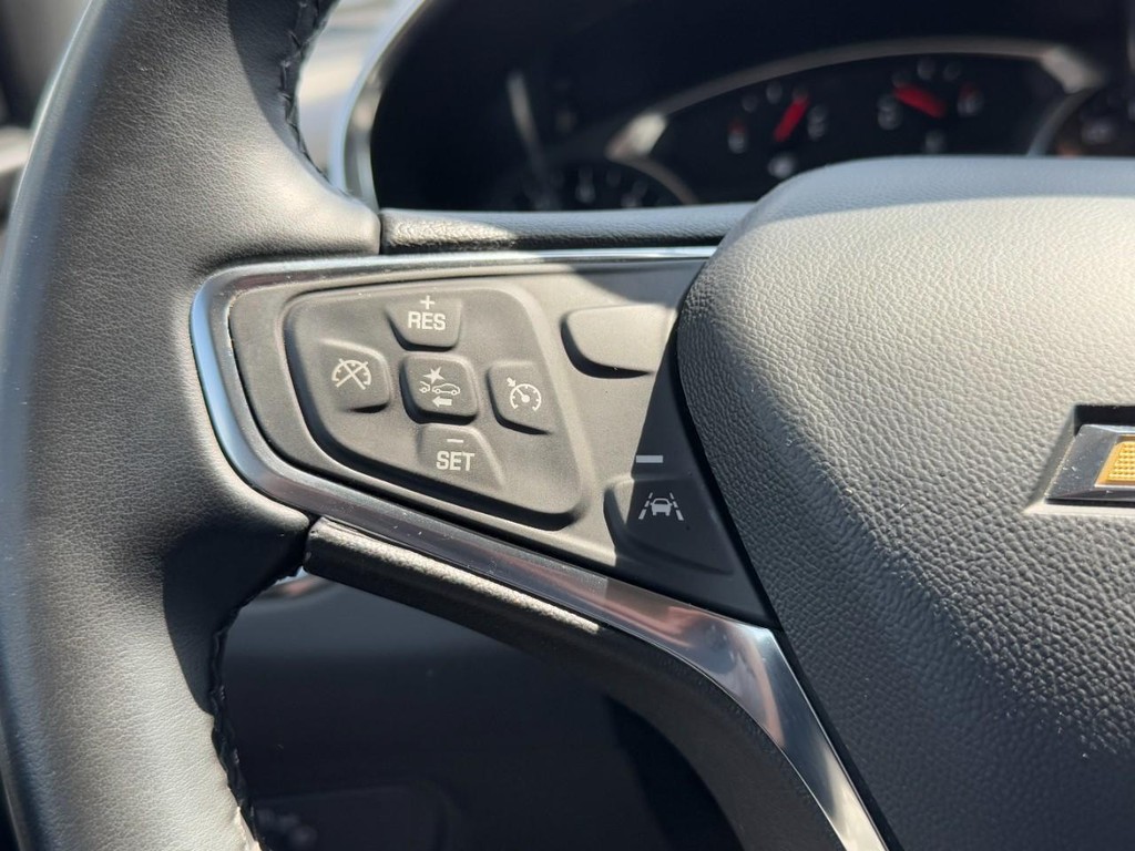 Chevrolet Equinox Vehicle Full-screen Gallery Image 16