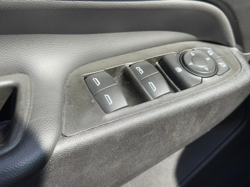 Chevrolet Equinox Vehicle Full-screen Gallery Image 21