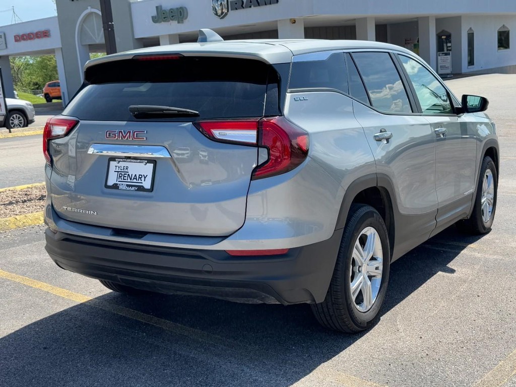 GMC Terrain Vehicle Full-screen Gallery Image 04