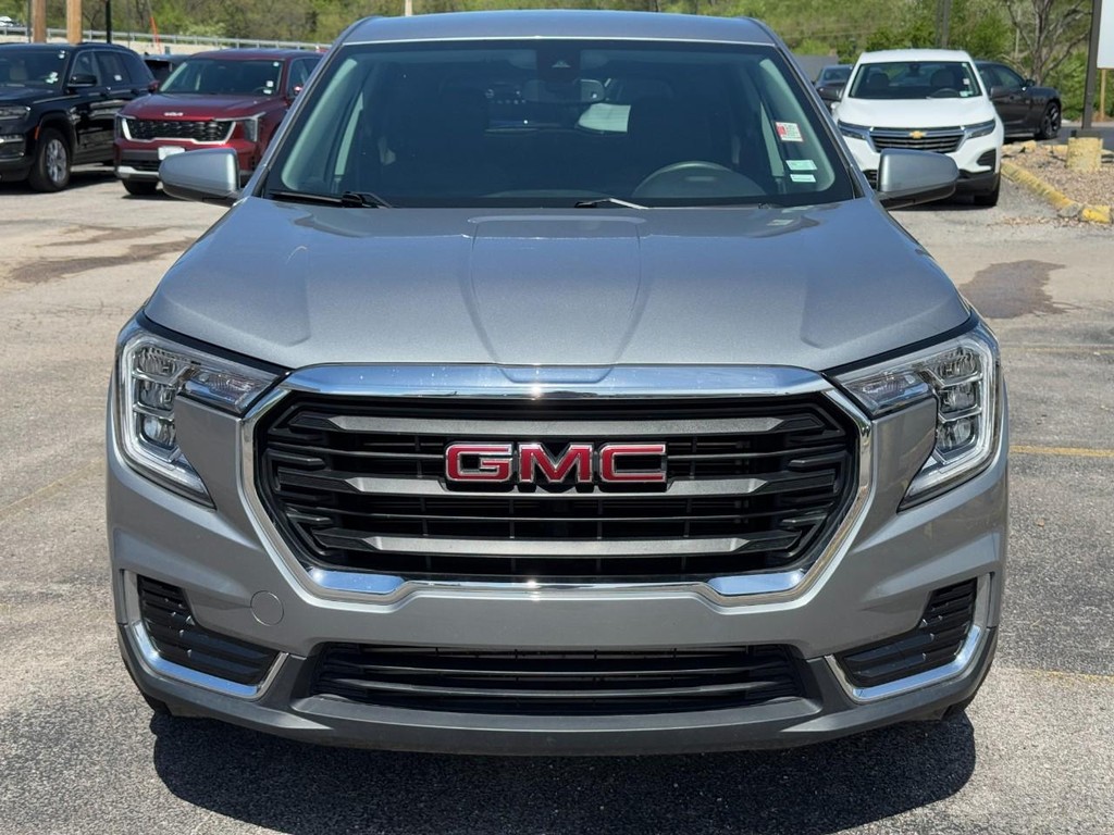 GMC Terrain Vehicle Full-screen Gallery Image 11