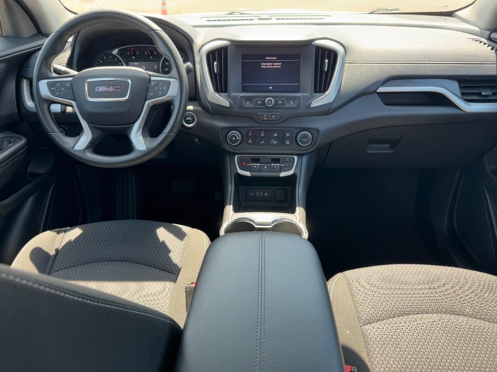 GMC Terrain Vehicle Full-screen Gallery Image 13