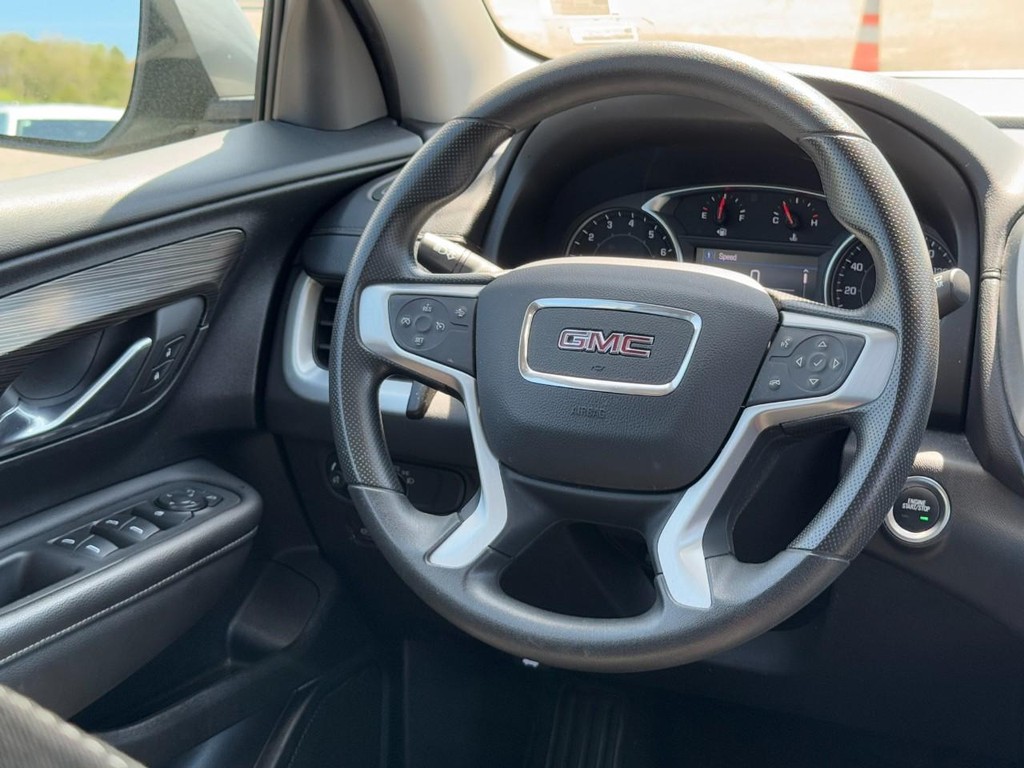GMC Terrain Vehicle Full-screen Gallery Image 14