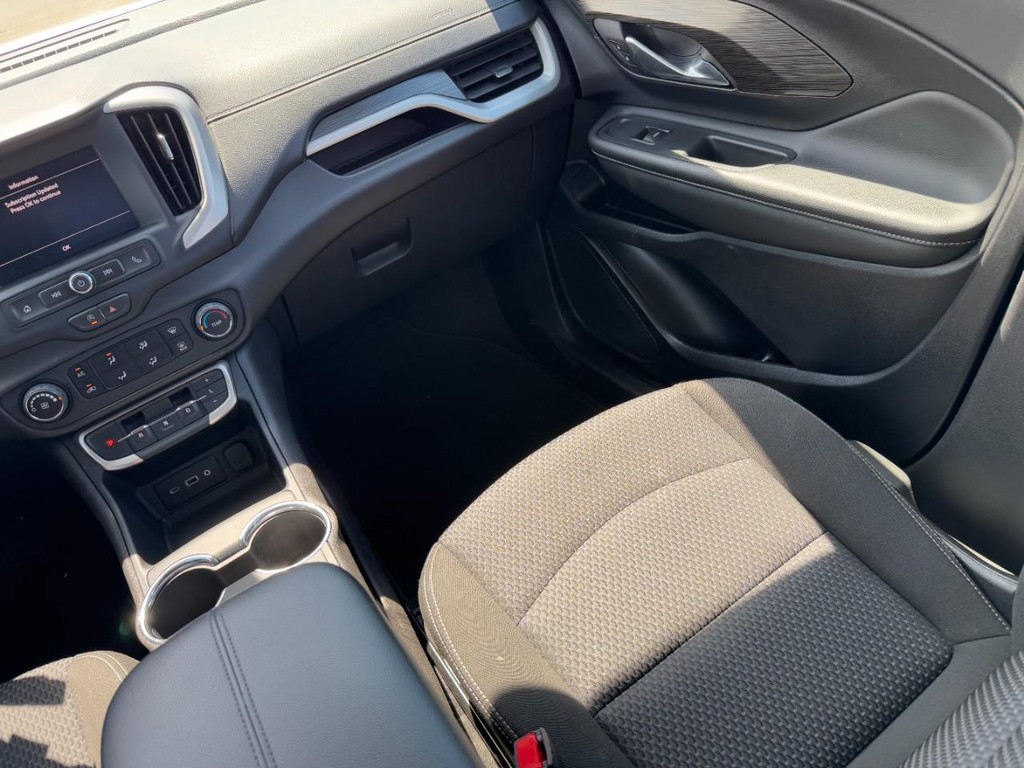 GMC Terrain Vehicle Full-screen Gallery Image 17