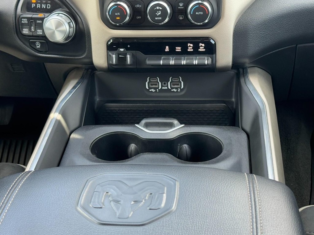 Ram 1500 Vehicle Full-screen Gallery Image 16