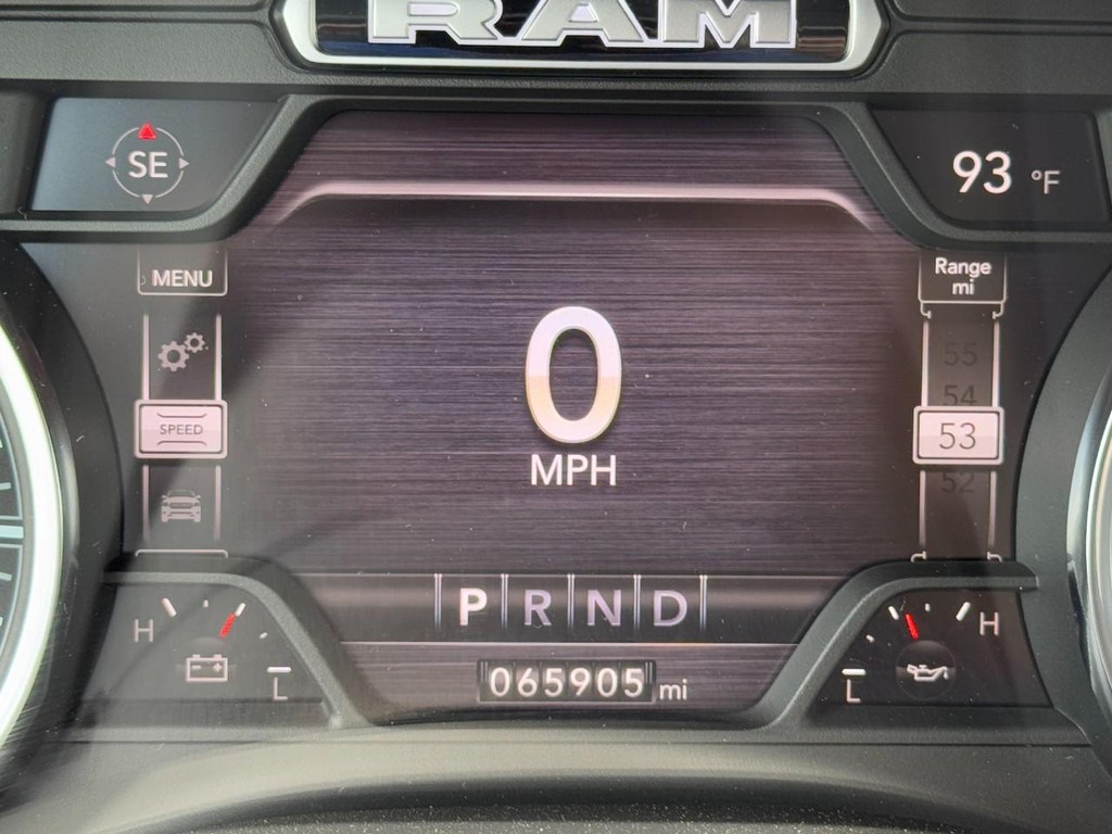Ram 1500 Vehicle Full-screen Gallery Image 21