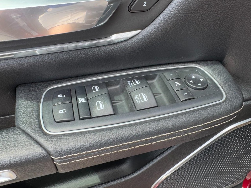 Ram 1500 Vehicle Full-screen Gallery Image 25