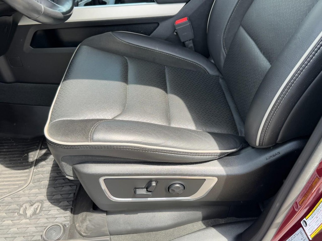 Ram 1500 Vehicle Full-screen Gallery Image 26