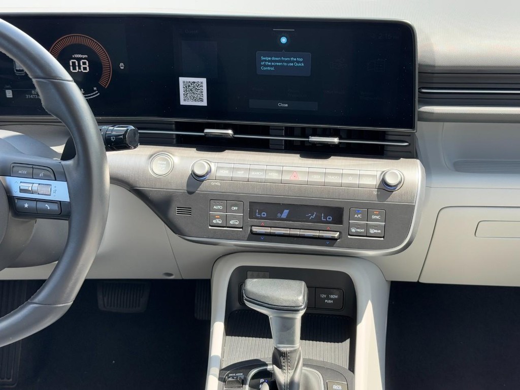 Hyundai Kona Vehicle Full-screen Gallery Image 15