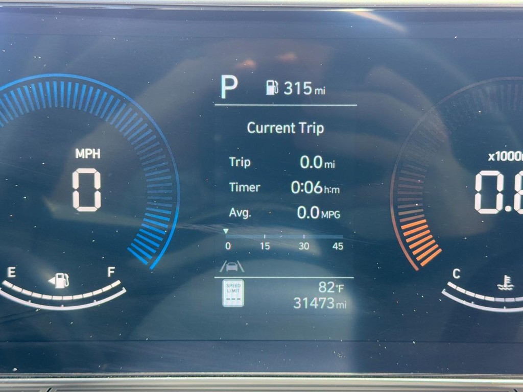 Hyundai Kona Vehicle Full-screen Gallery Image 20