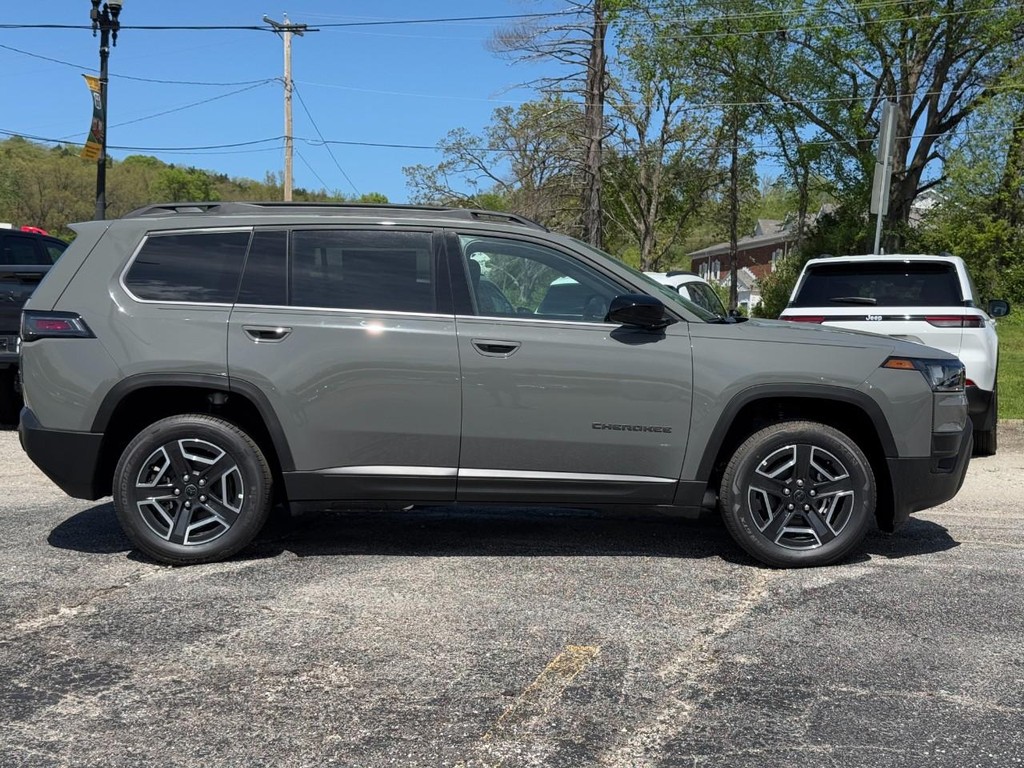 Jeep Cherokee Vehicle Full-screen Gallery Image 02