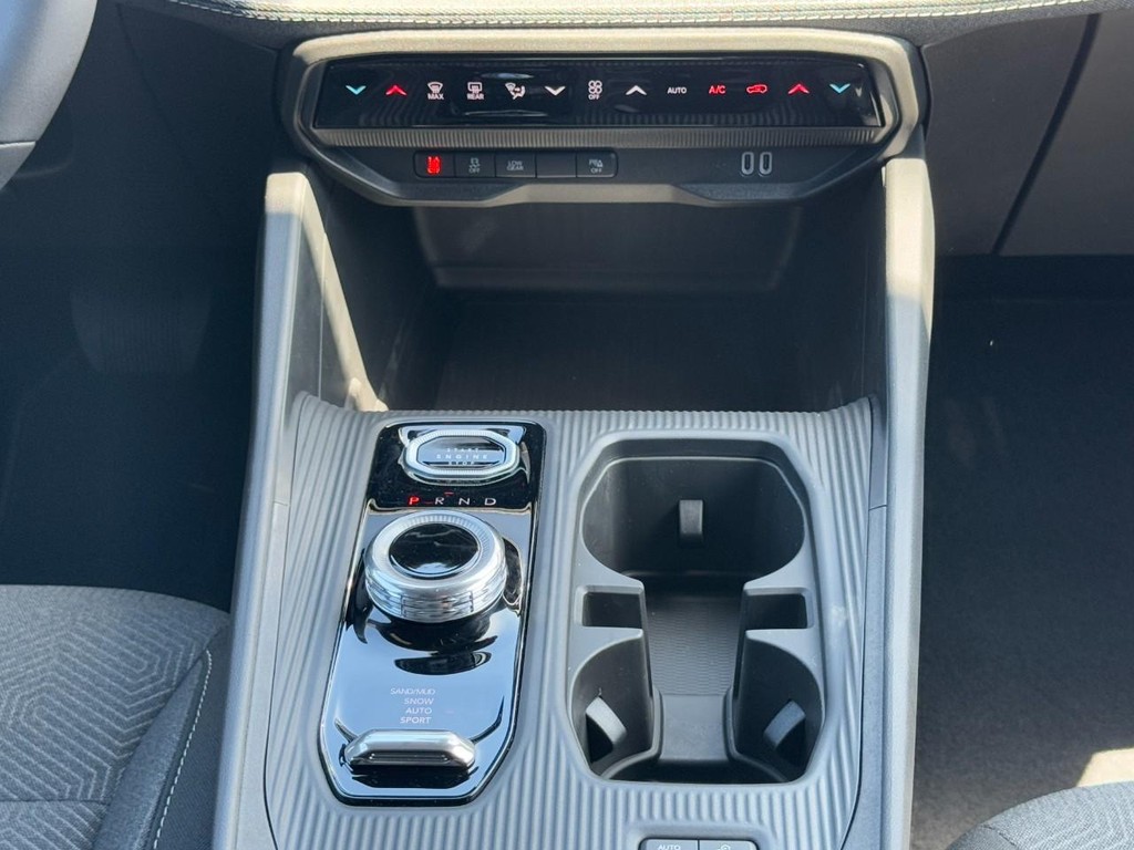 Jeep Cherokee Vehicle Full-screen Gallery Image 11