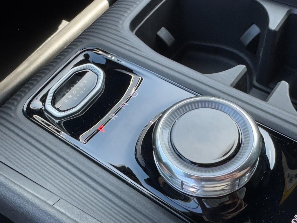 Jeep Cherokee Vehicle Full-screen Gallery Image 14