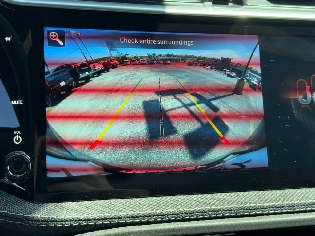 Jeep Cherokee Vehicle Full-screen Gallery Image 16