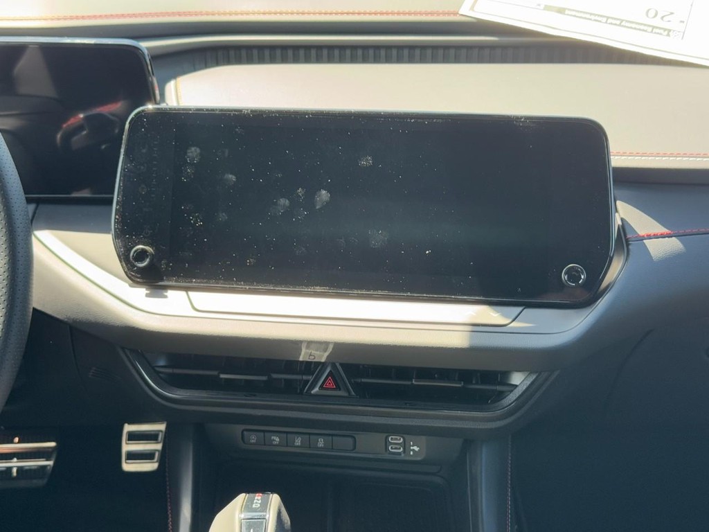 Dodge Charger Vehicle Full-screen Gallery Image 10