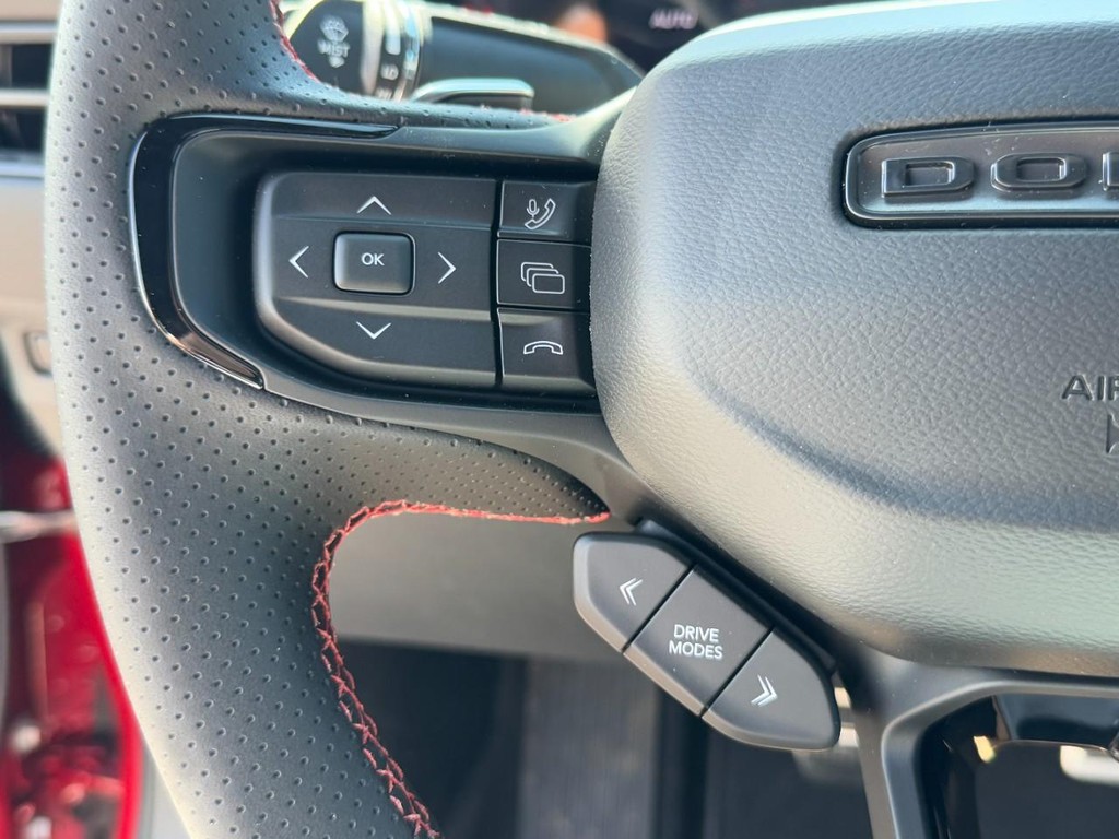 Dodge Charger Vehicle Full-screen Gallery Image 13