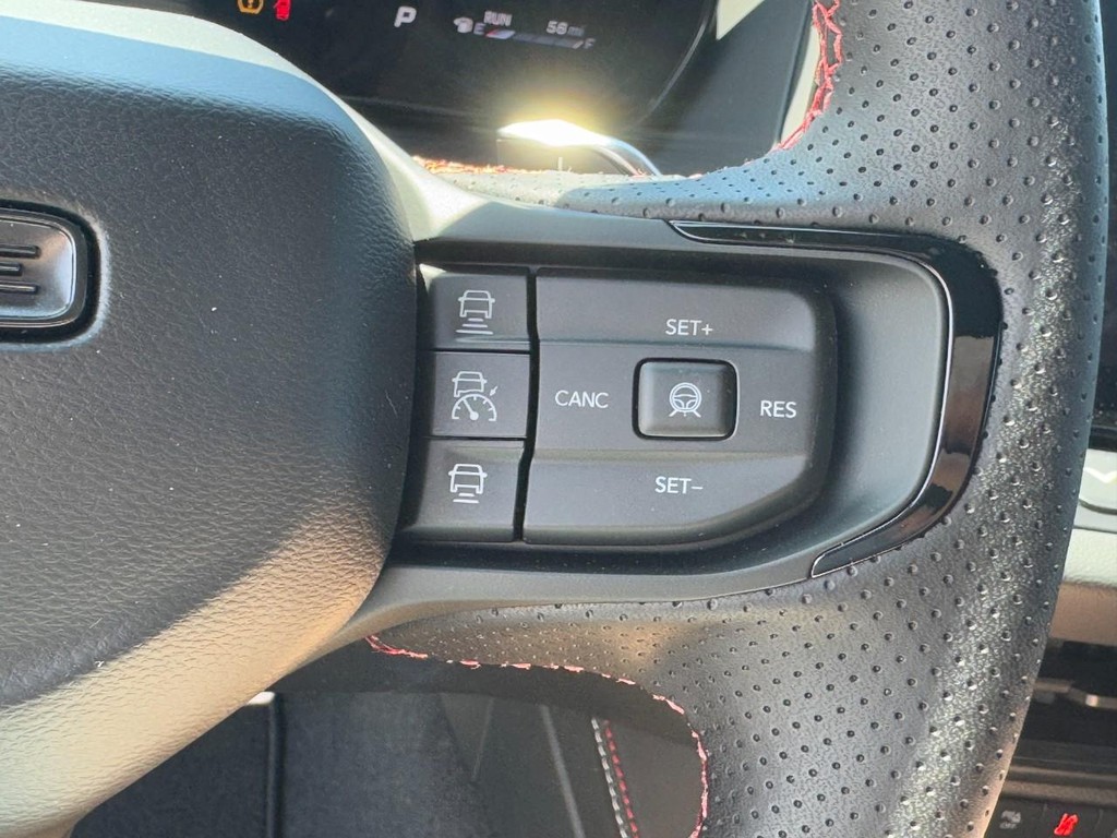 Dodge Charger Vehicle Full-screen Gallery Image 14