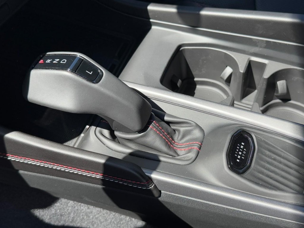 Dodge Charger Vehicle Full-screen Gallery Image 15
