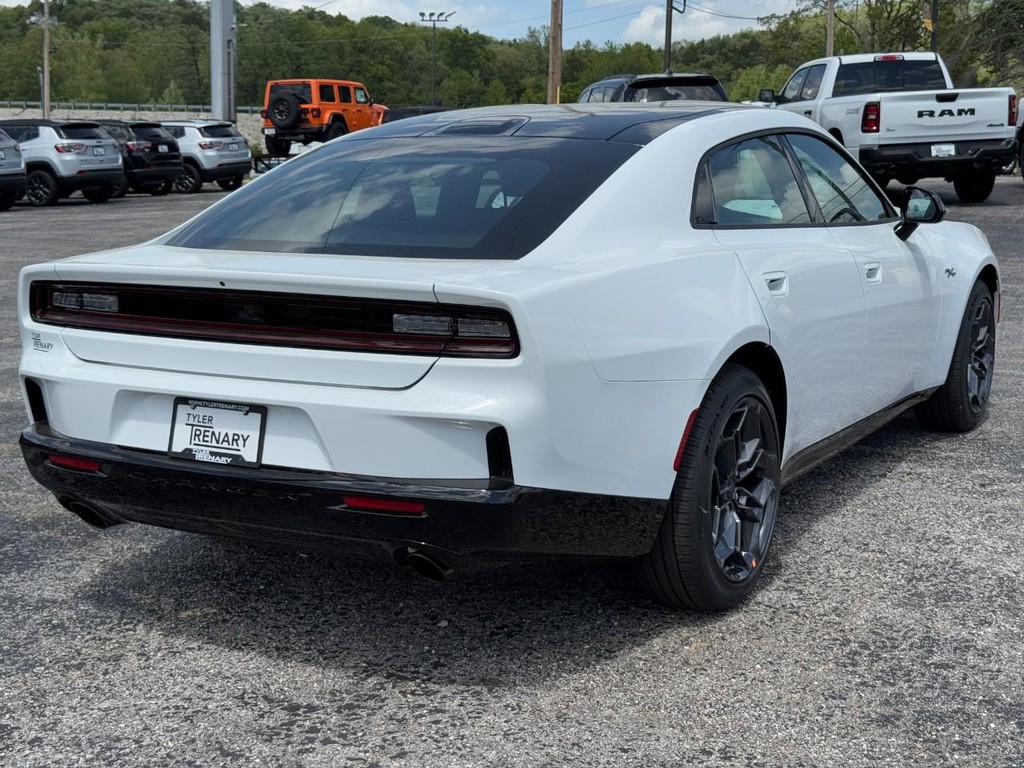 Dodge Charger Vehicle Full-screen Gallery Image 04