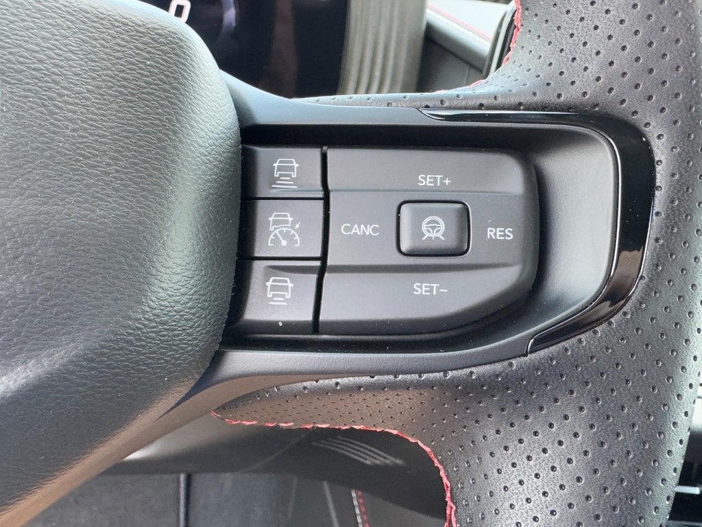 Dodge Charger Vehicle Full-screen Gallery Image 13